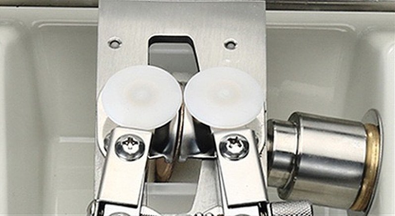 Guide wheels